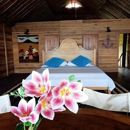 Hostal Velero Relax Guachaca Exterior photo